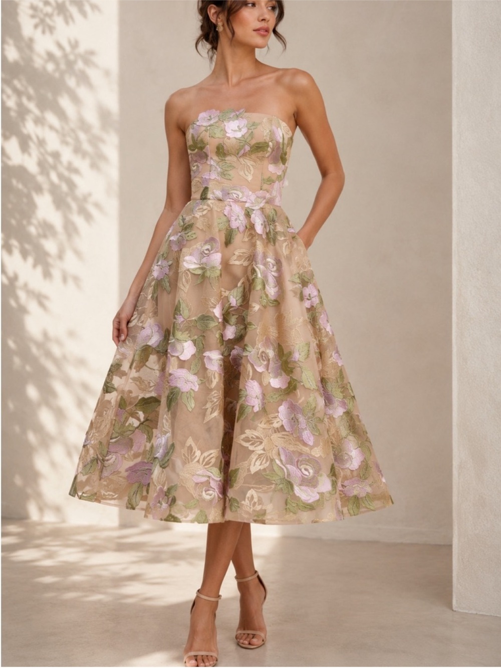 Helsi Noemi Embroidered Floral
Strapless Cocktail Midi Dress